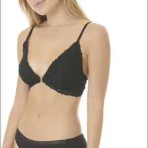 NWT‎ Lace Front Close Bralette